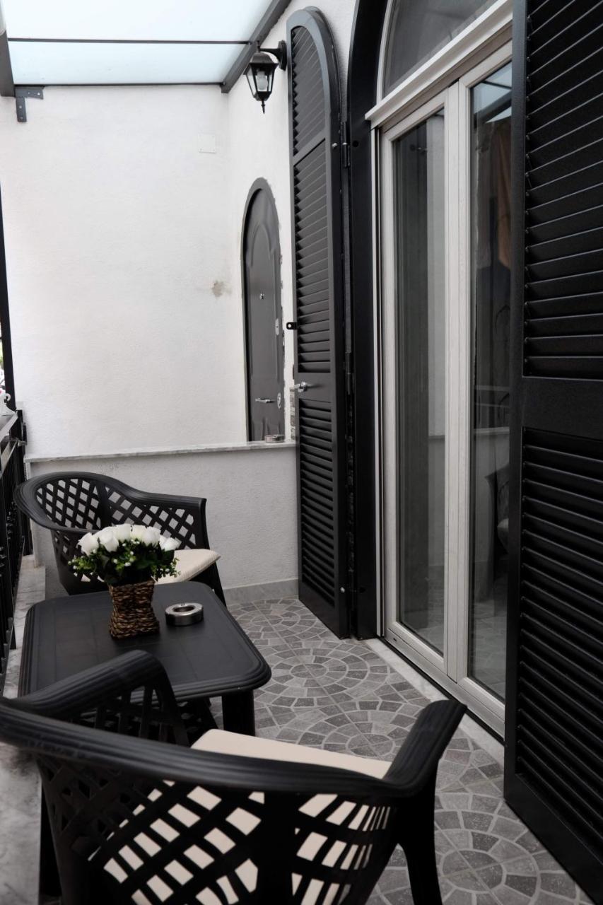 Casa Vacanze Sannazzaro 70 Неаполь Экстерьер фото